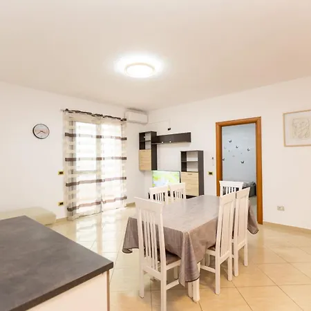 Blue Nest Lungomare Apartment