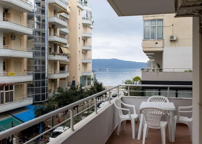 Blue Nest Lungomare 公寓